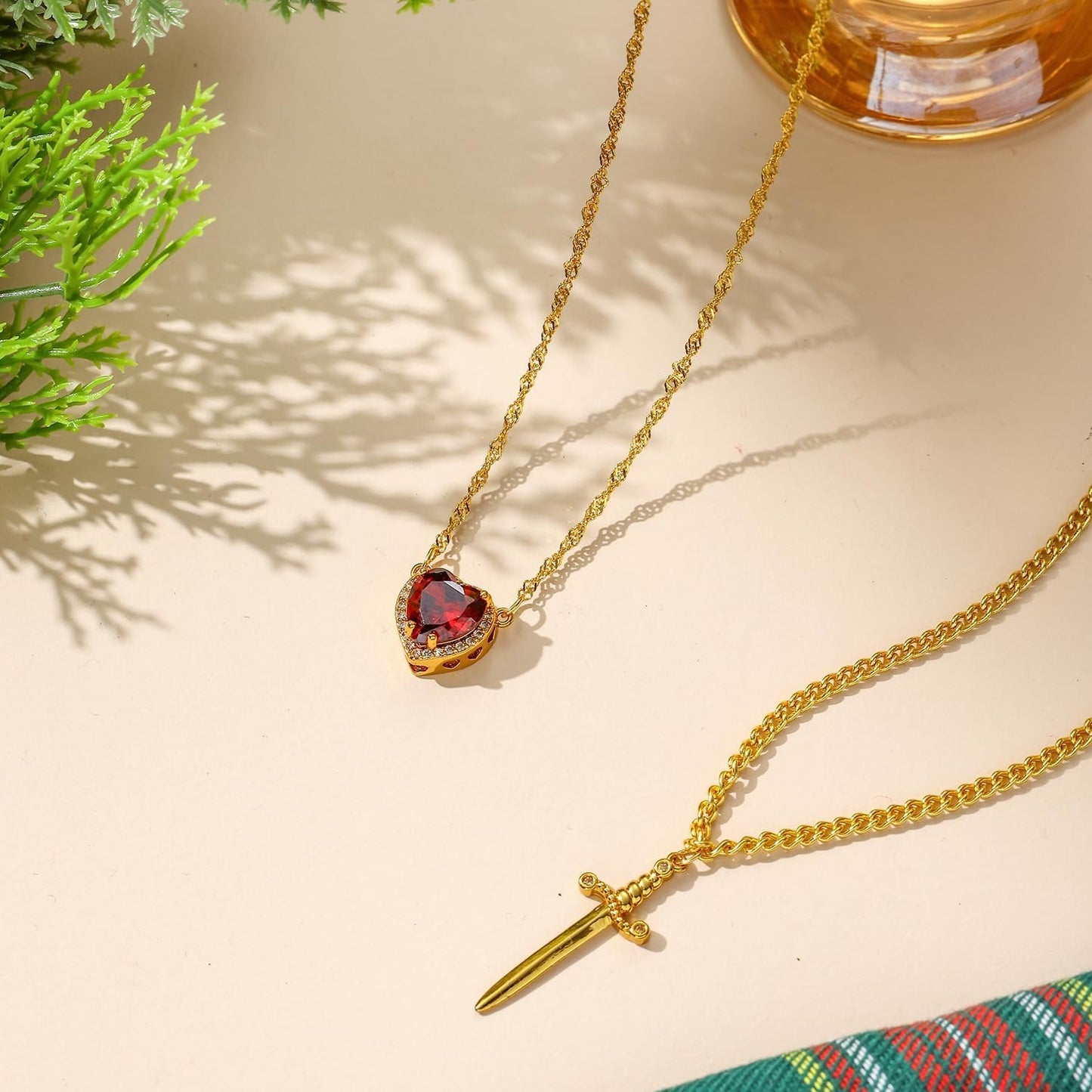 Urs cu trandafir criogenat si colier surpriza