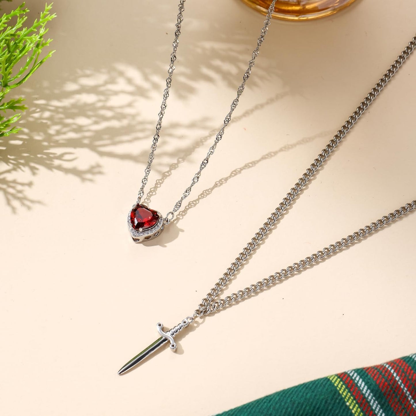 Urs cu trandafir criogenat si colier surpriza